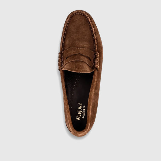 Men's Bass Weejuns Larson loafer in dark brown suede, showcasing the side profile and detailed stitching.