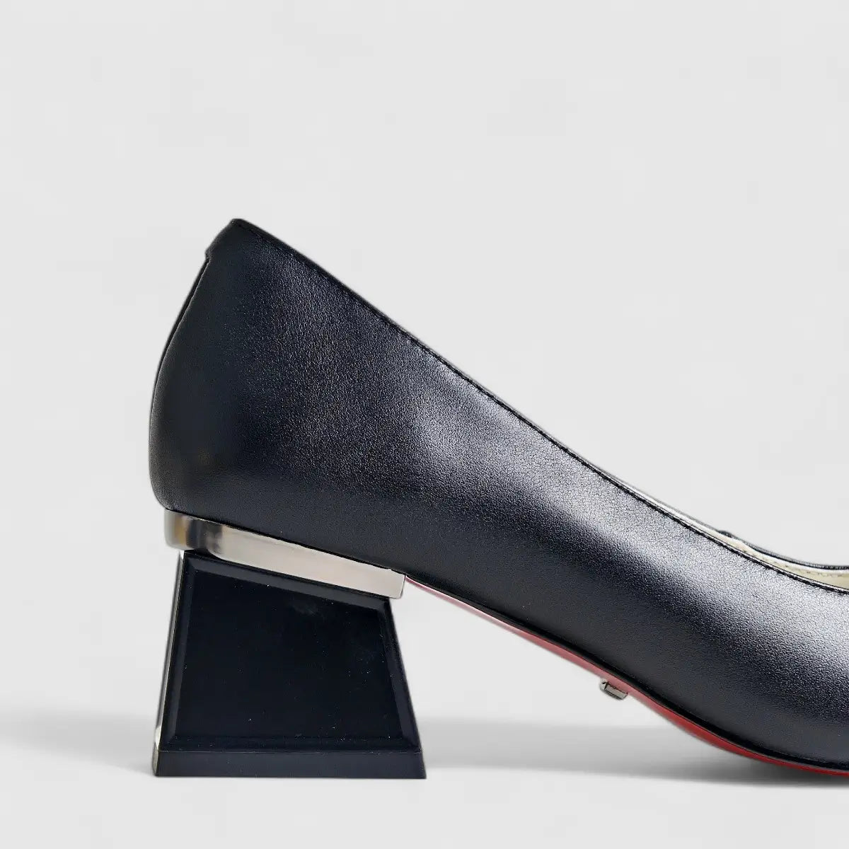 Bulbul Leather Block Heel Shoe Black LAR6032