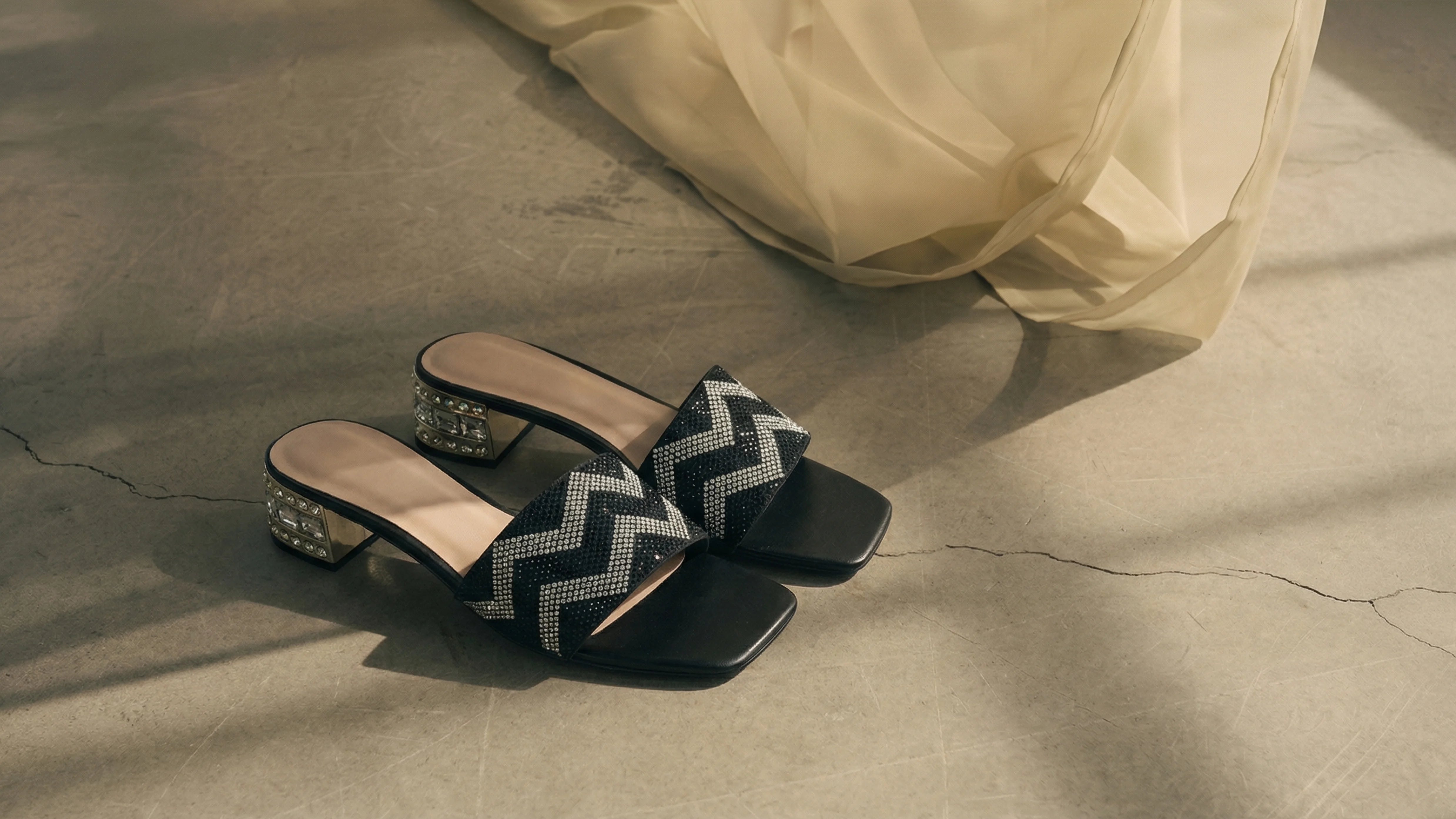 custom-slideshow-image-desktop-block_qK4HXB