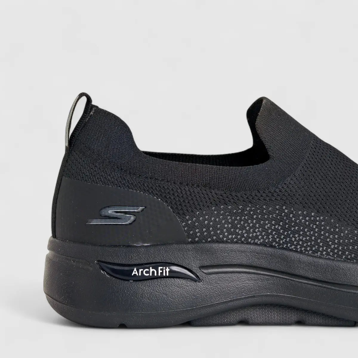 Skechers Men's Comfort Slip On Go Walk Arch Fit 216136 Black SM121