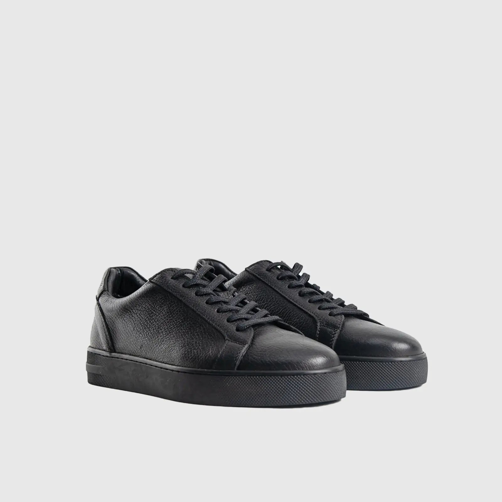 Casual Sneakers 2215 Black – familyshoecentre