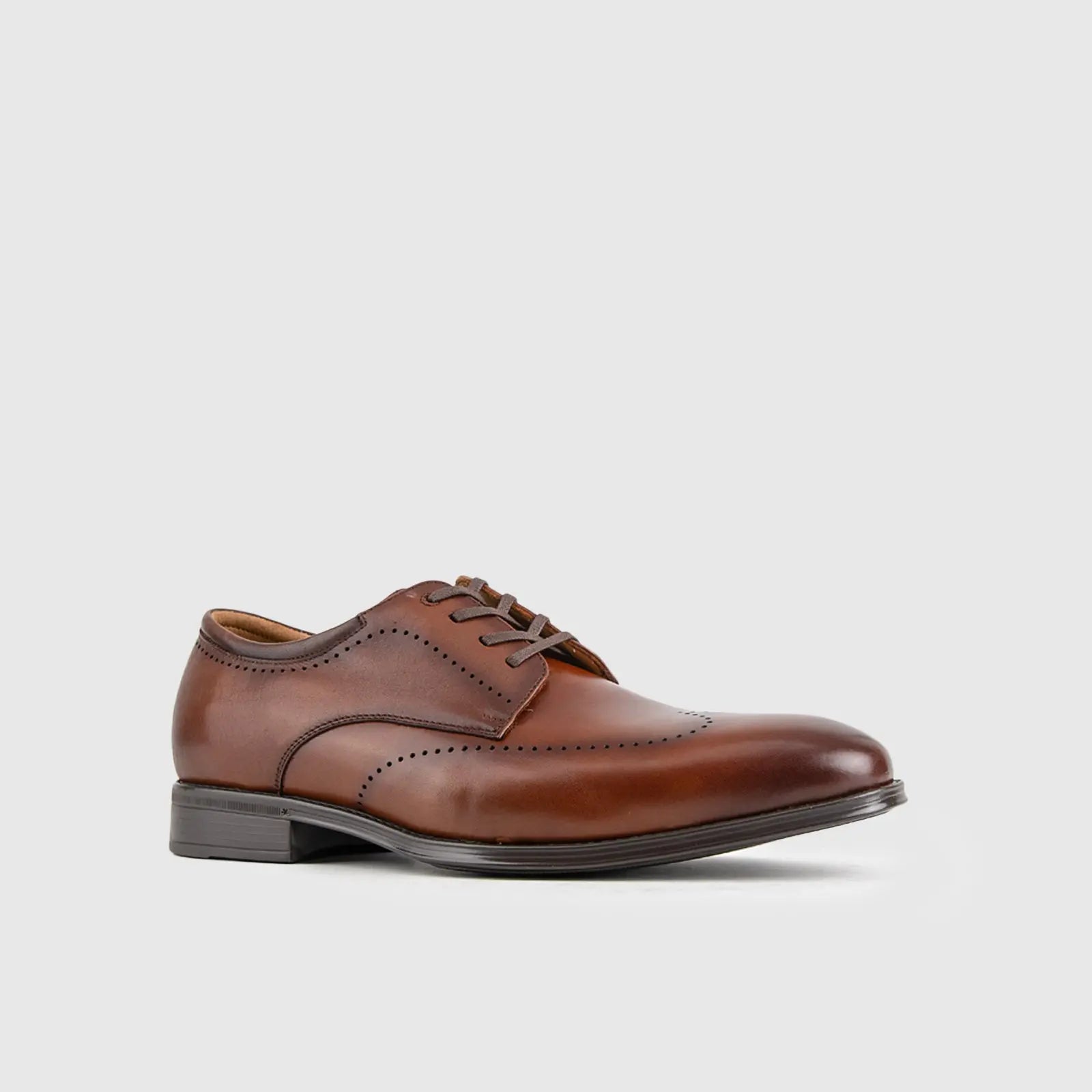 FLORSHEIM AMELIO PERF WING COGNAC Oxfords | familyshoecentre