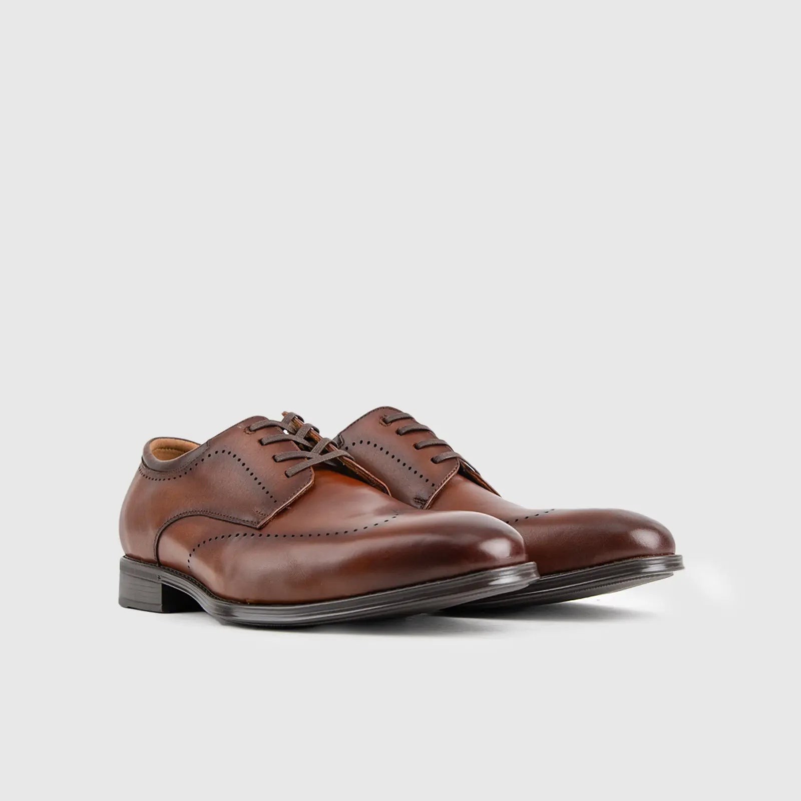 FLORSHEIM AMELIO PERF WING COGNAC Oxfords | familyshoecentre