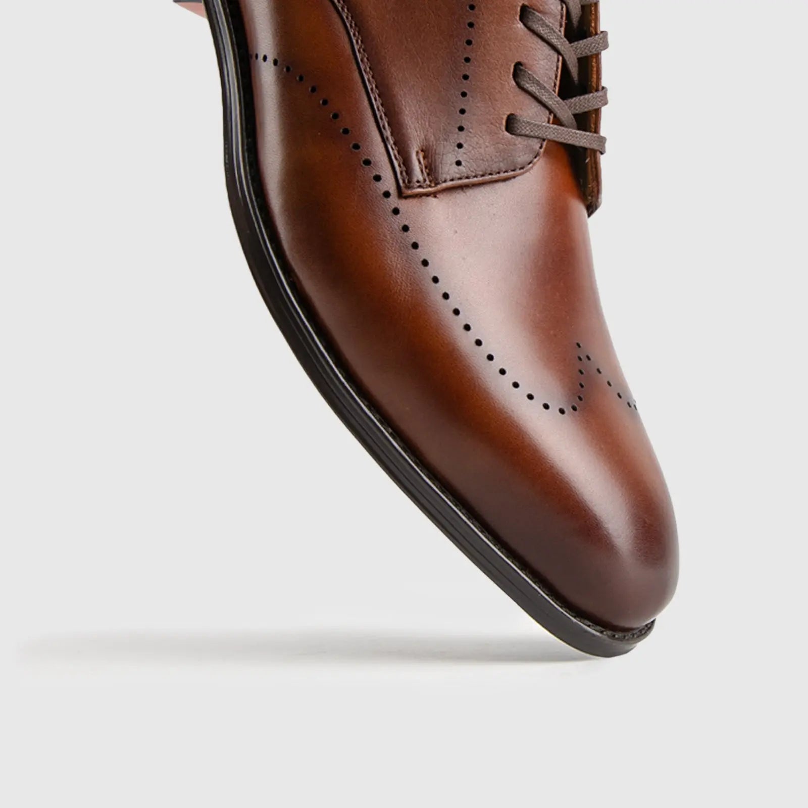 FLORSHEIM AMELIO PERF WING COGNAC Oxfords | familyshoecentre