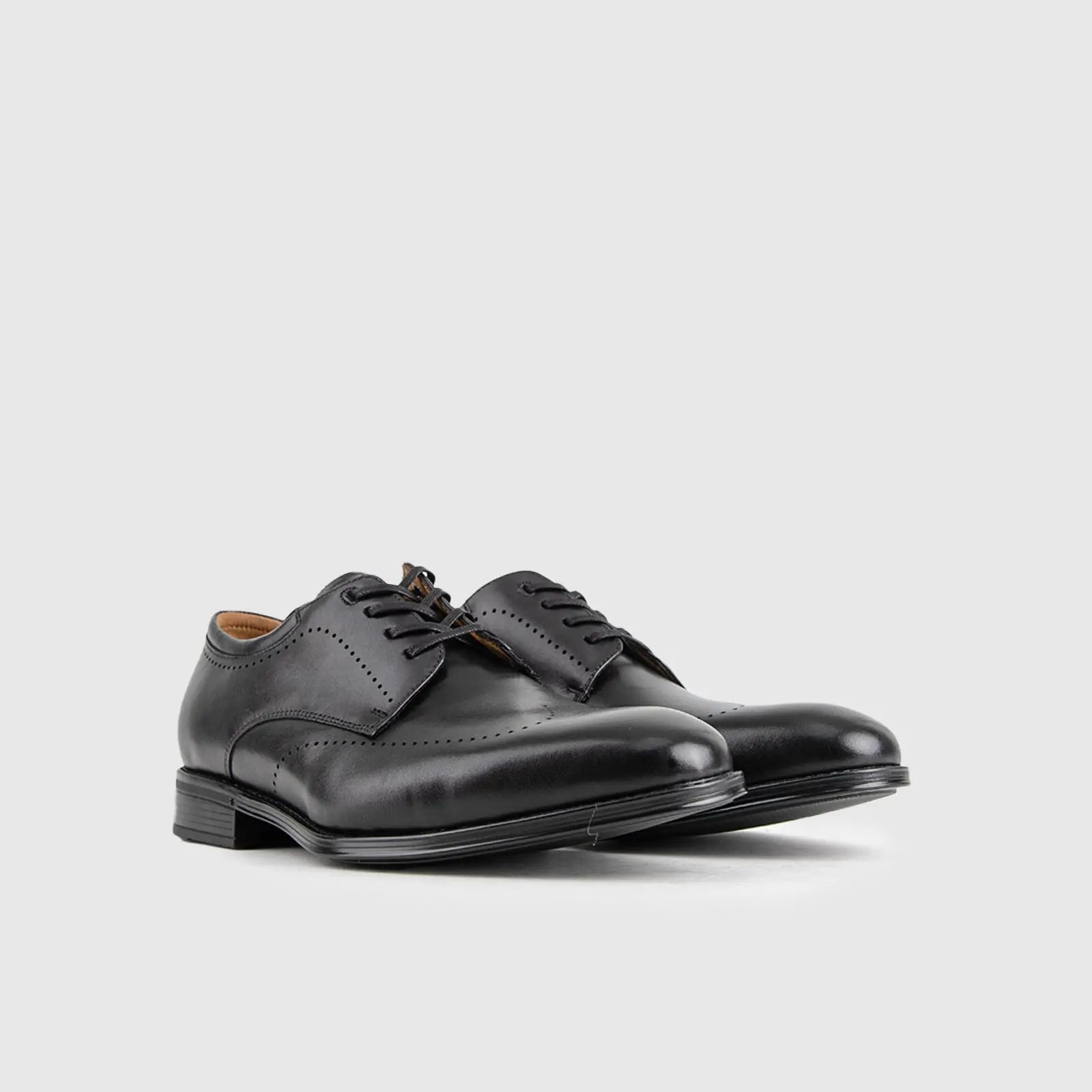 FLORSHEIM AMELIO PERF WING BLACK familyshoecentre