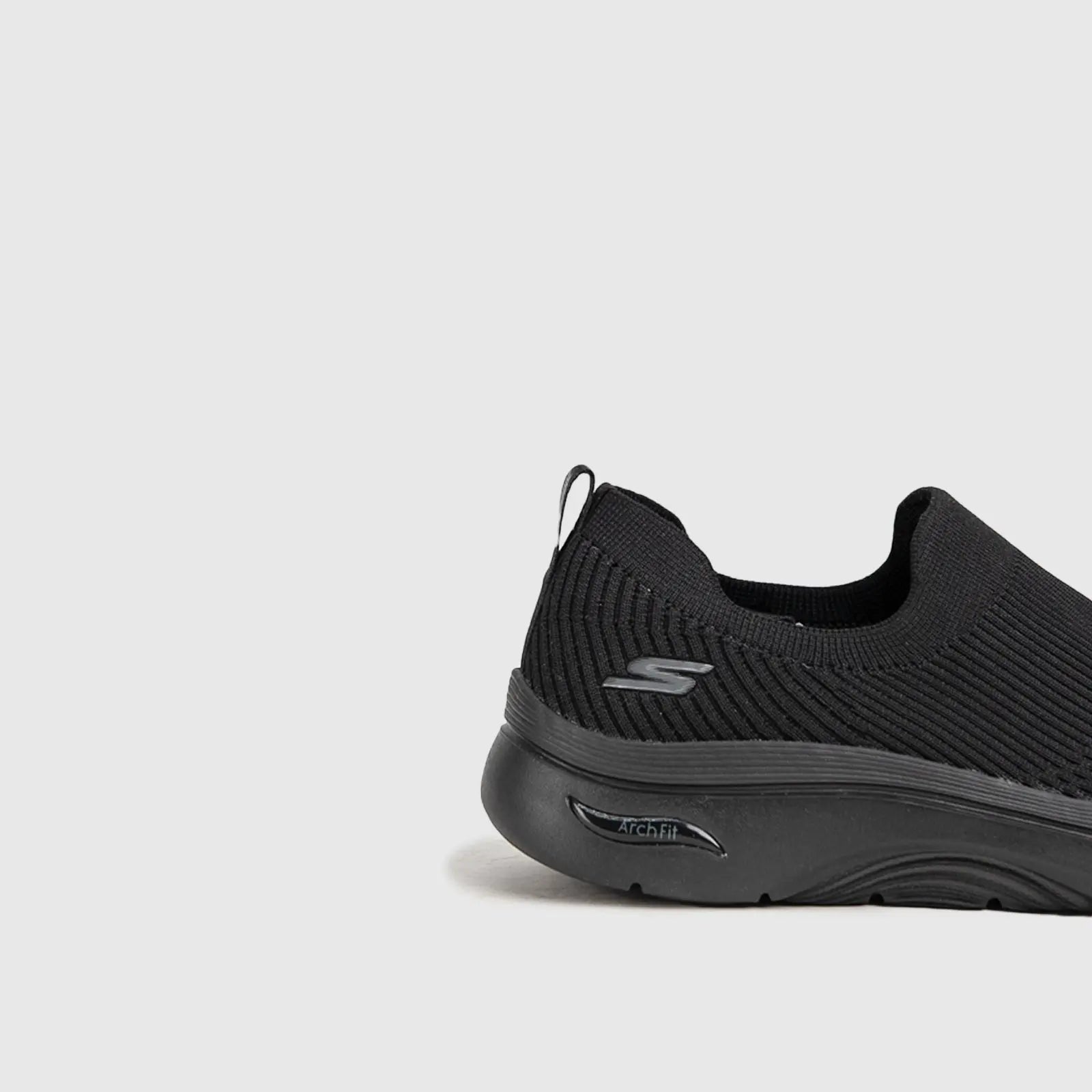 Go Walk Arch Fit 2.0 Comfort Slip Ons Black 125300 Ladies | familyshoecentre