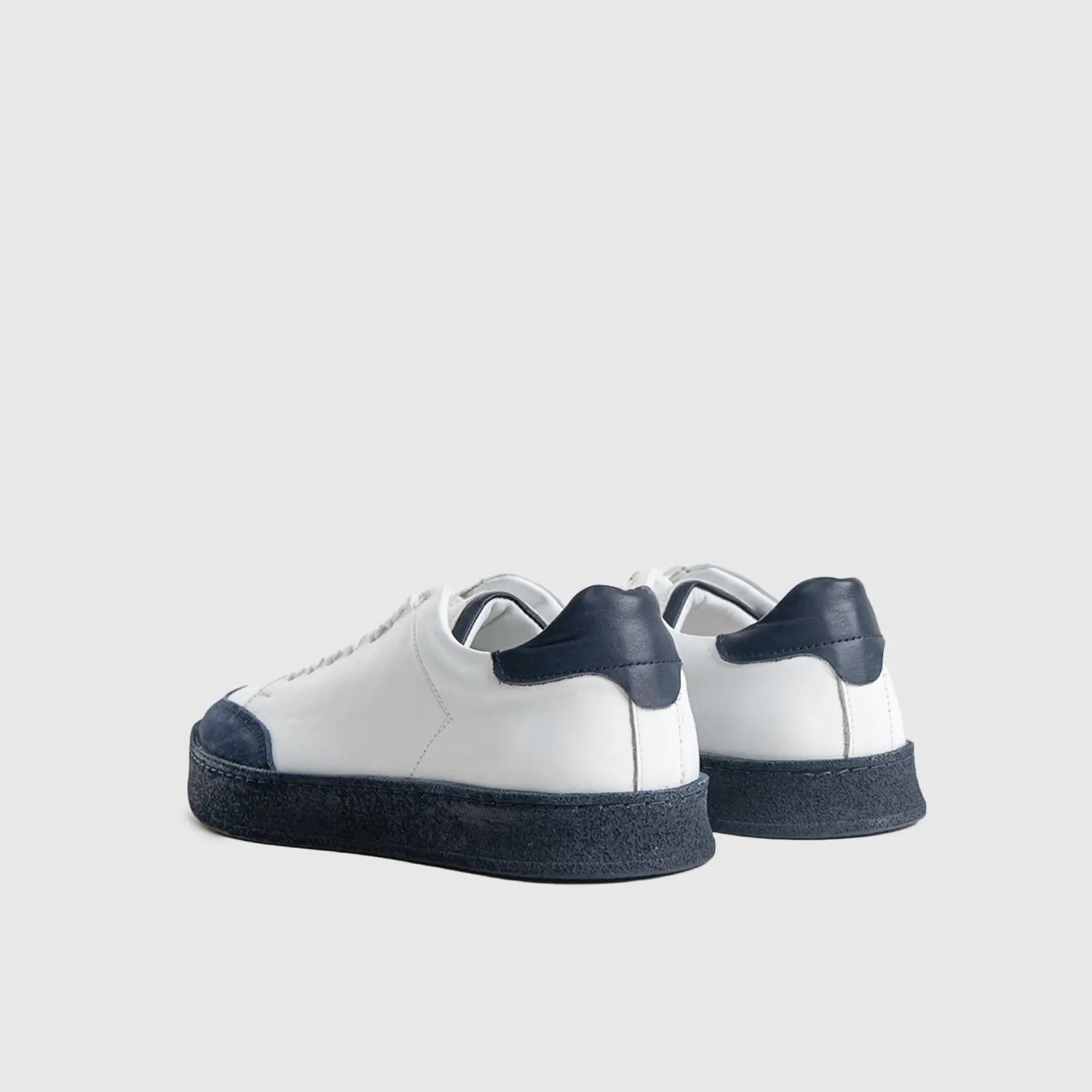 Casual Sneakers 2202 White/Navy Sneakers | familyshoecentre