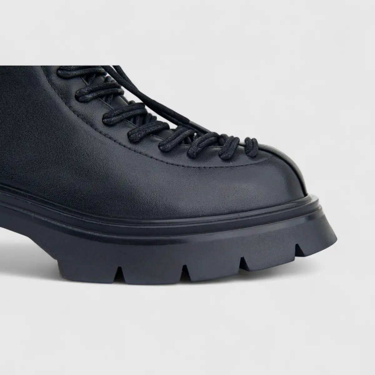 Bulbul Ladies Leather Ankle Boot Black LAR26-2