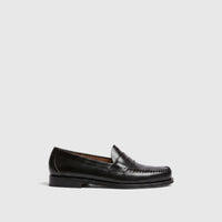 Side view of a men's Bass Weejun Logan black leather penny loafer shoe, featuring classic stitching and a polished finish.