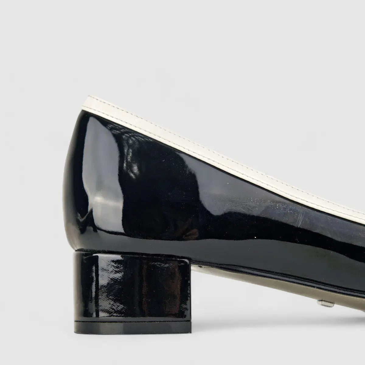 Bulbul Ladies Court CAR-013 Black/White