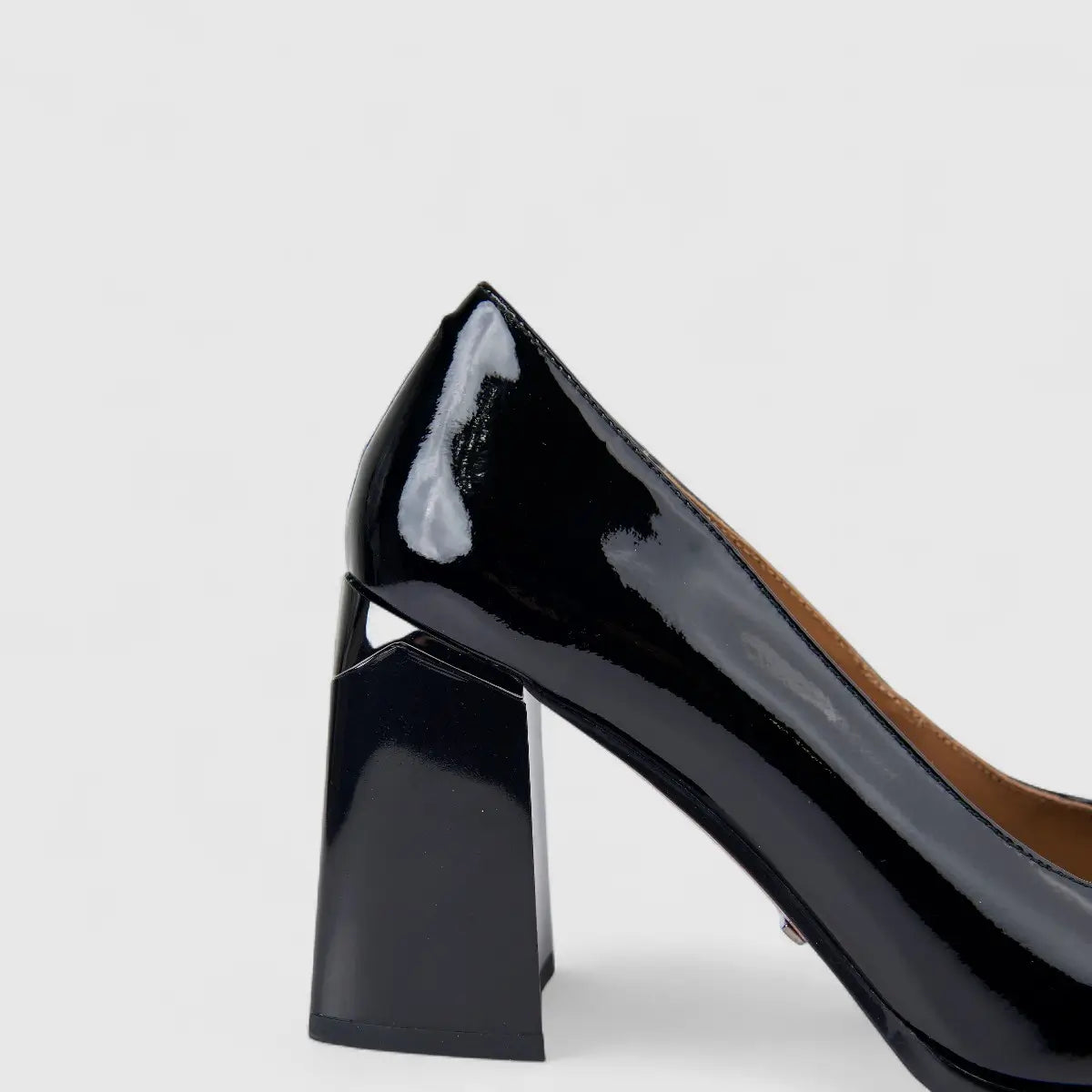 Bulbul Ladies Leather Dress Court With Block Heel Black LAR26-7