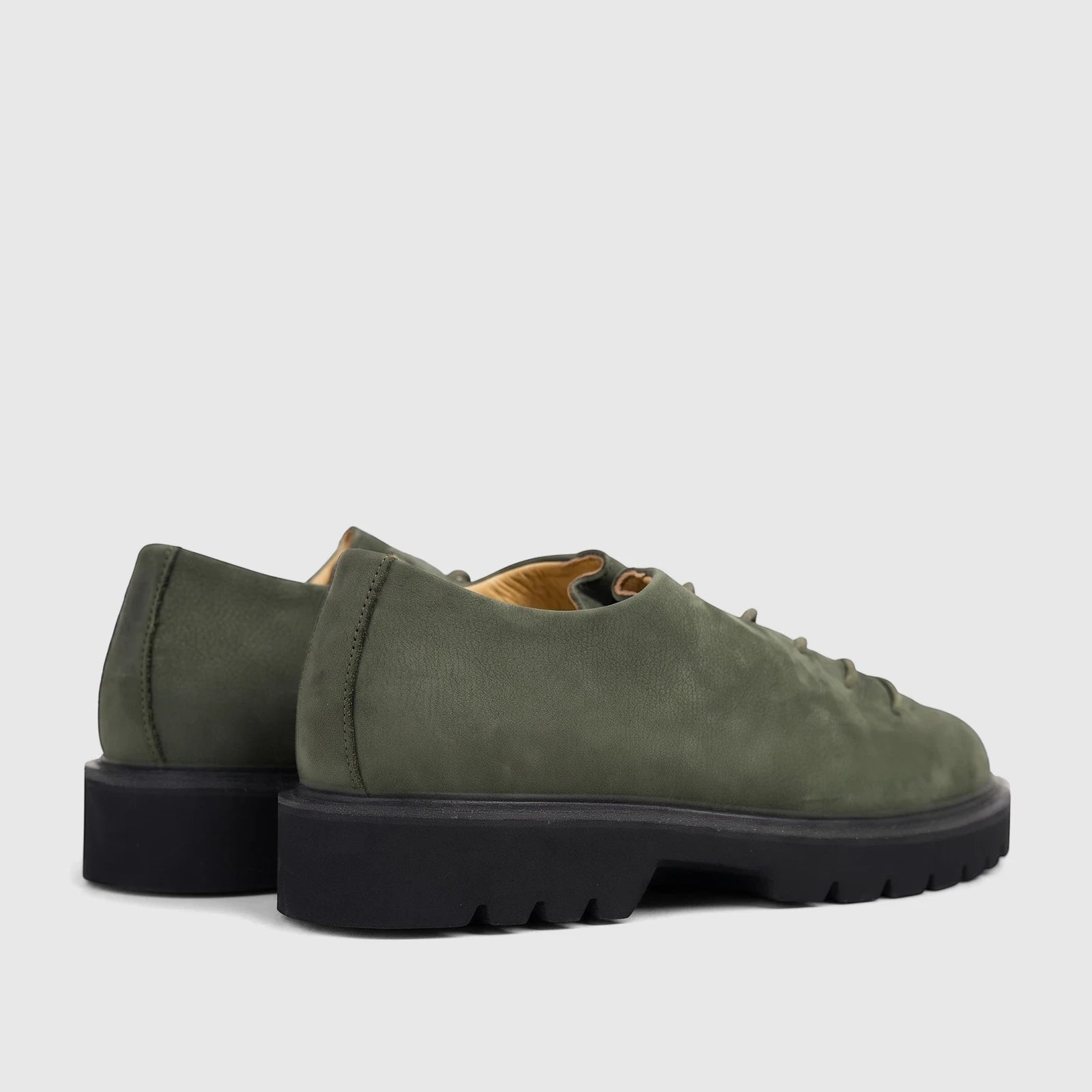 Bulletti Men's B7804M Seawolf Olive lace-up shoes with a chunky black sole, crafted from olive green leather, shown from a