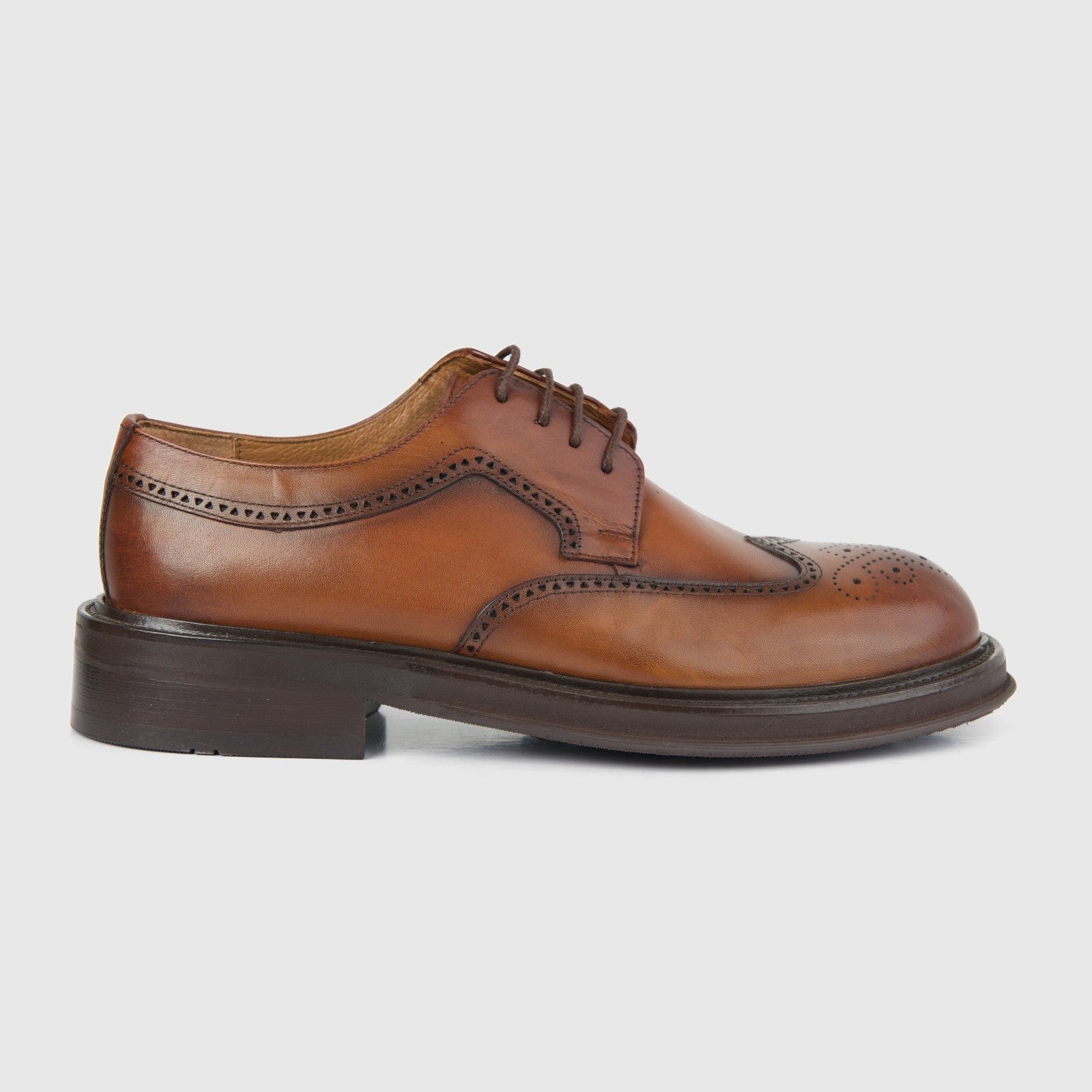 Bulletti mens leather chunky sole lace up brogue 124-25 tan BC69 shoe, side view with perforated toe.