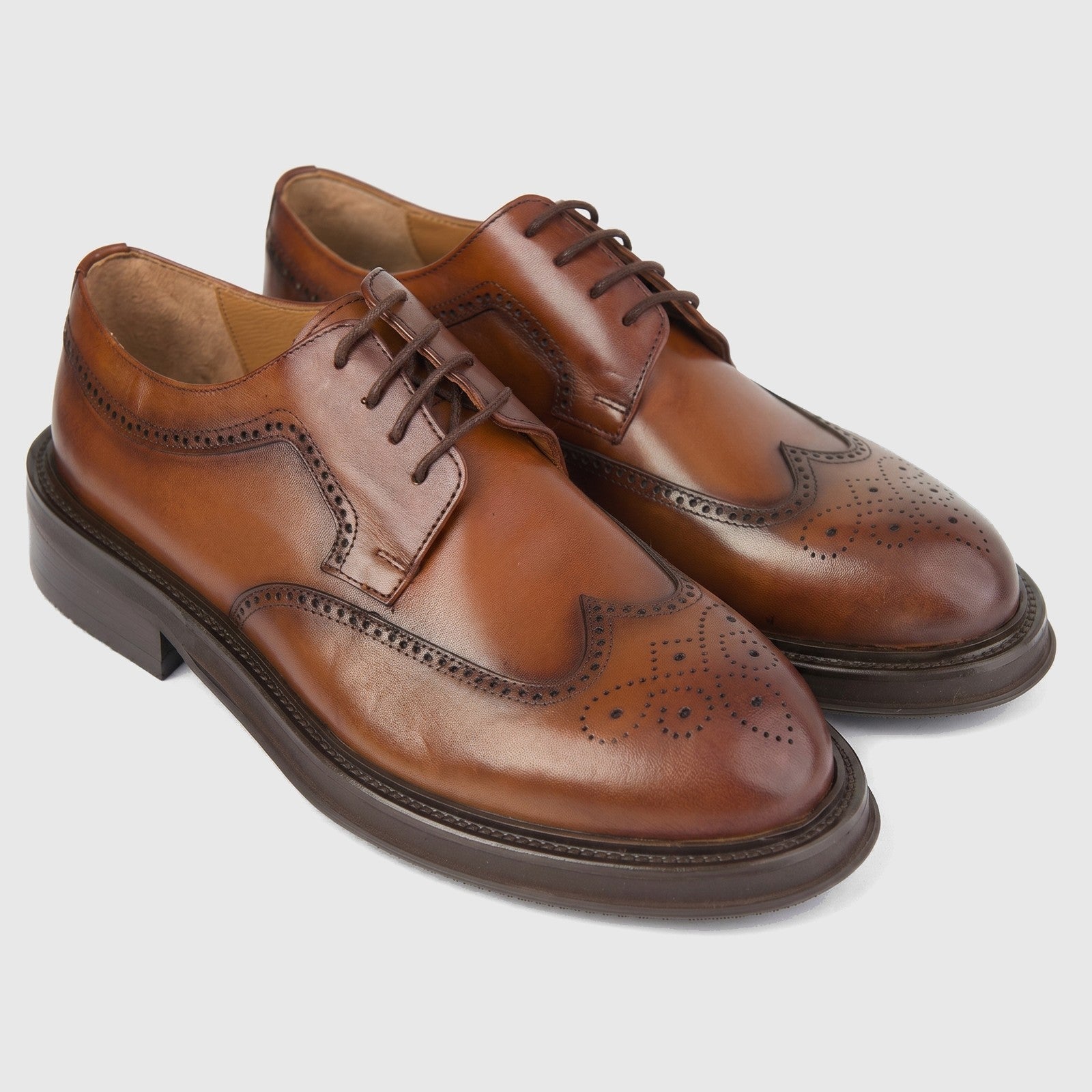 Bulletti Men's Leather Chunky Sole Lace Up Brogue 124-25 in tan leather, pair shown with perforated toe detail