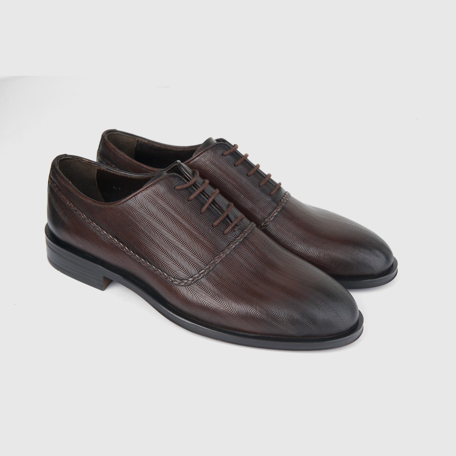 Bulletti men's leather dress lace up 24-491 brown BC78 shoes, textured brown leather oxford pair, side view