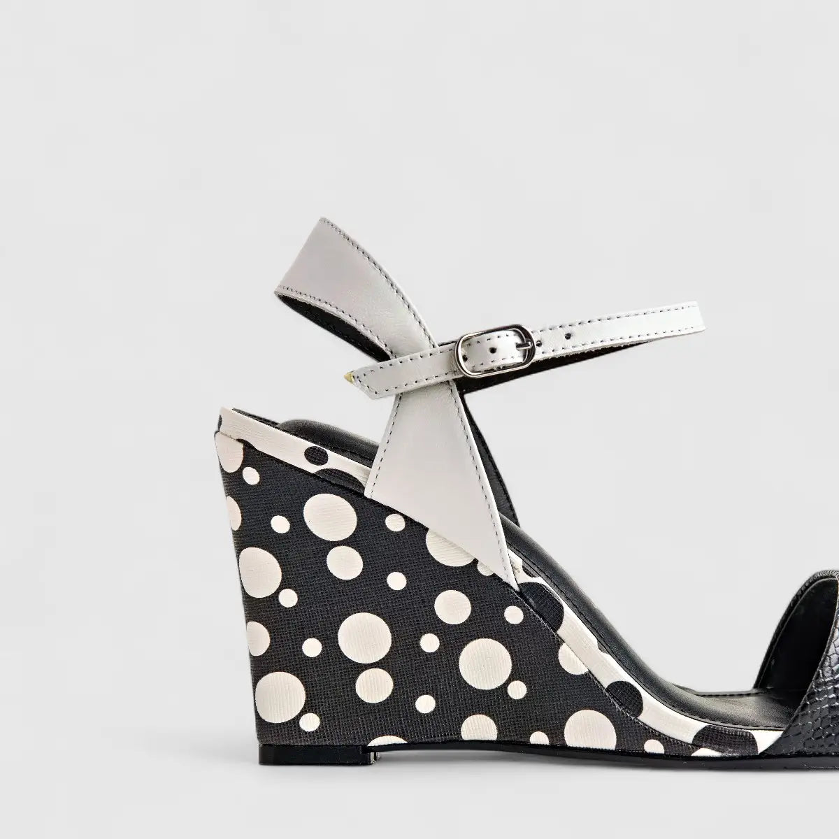 Capelli Rossi Leather Ladies Wedge Sandal 11540 Black White CR62