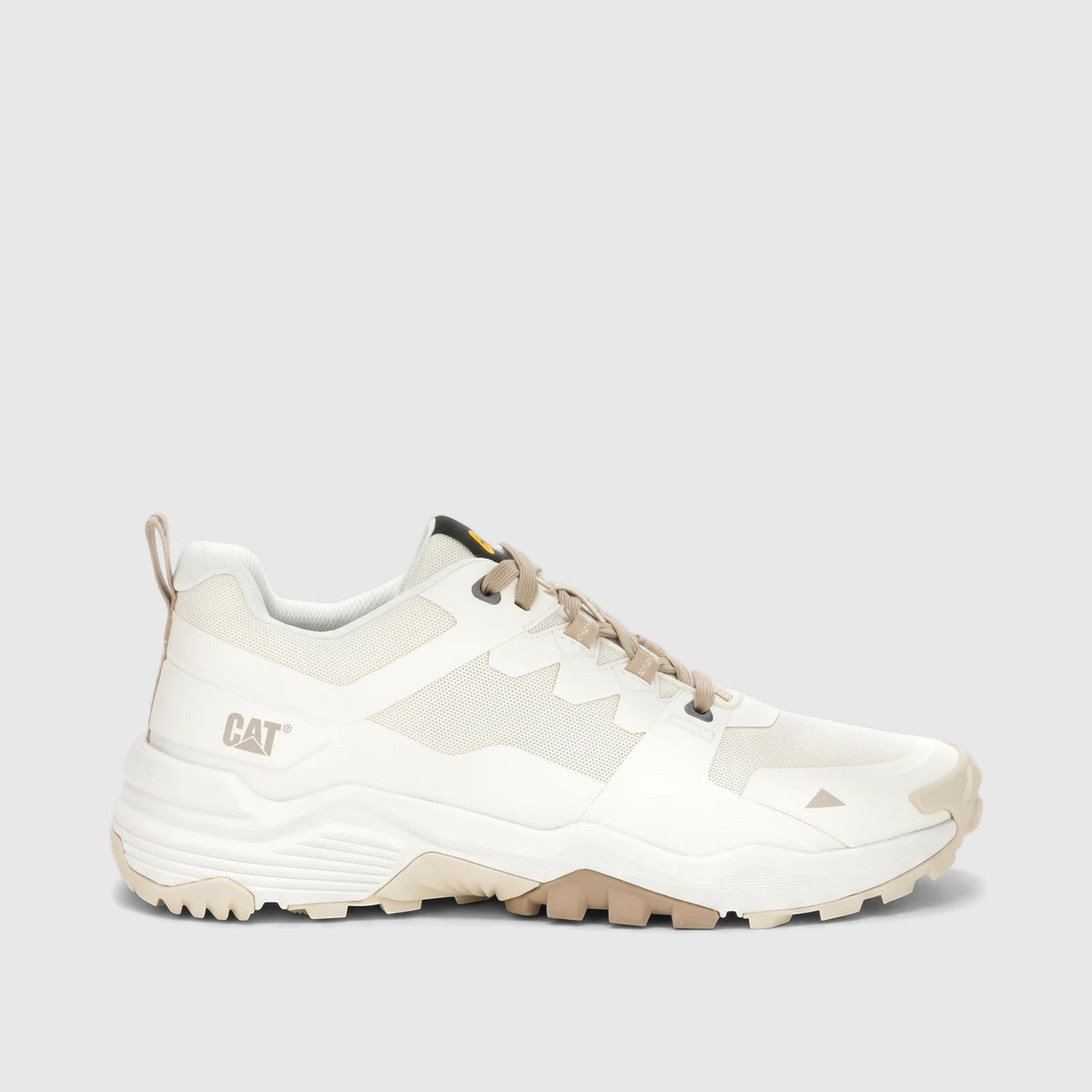 Cat Men's Grapple No Sew P726828 CT426 sneaker in whisper white and beige, side view, on a white background.