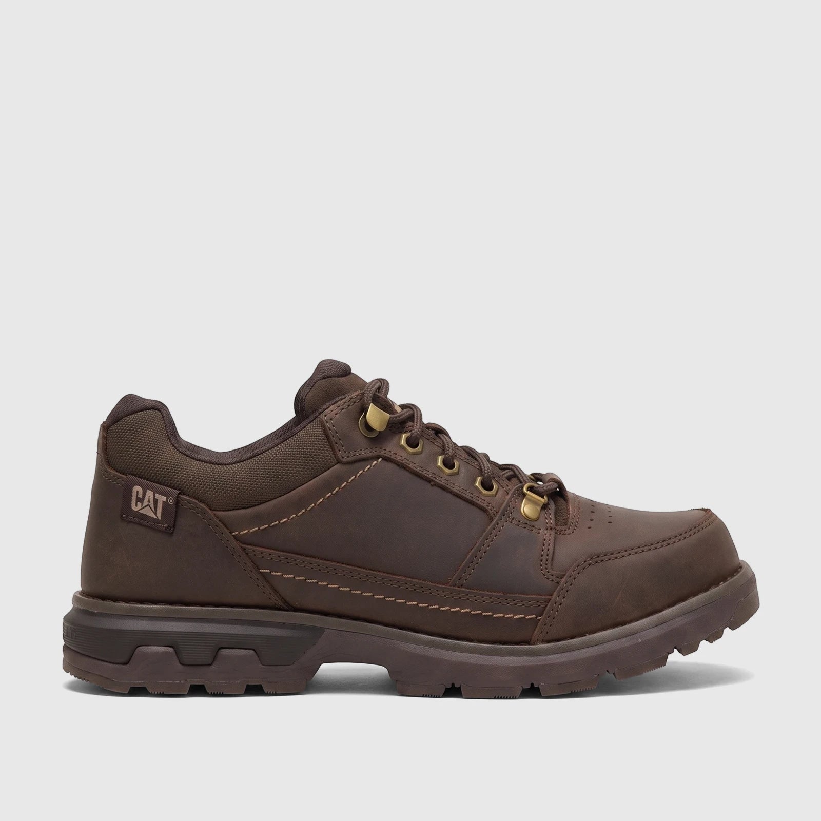 Dark brown leather Cat Men's Pursue Hiker Lo P726888 shoe, visible in a side profile, showcasing its sturdy design and