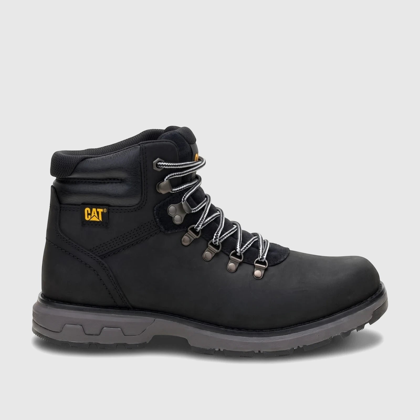 Cat Men's Pursue Hiker P727002 black leather and suede work boot with grey sole and striped laces, side view.