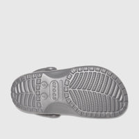 Crocs Classic 10001-0DA in slate grey, close-up of the molded outsole showing tread pattern and grip.
