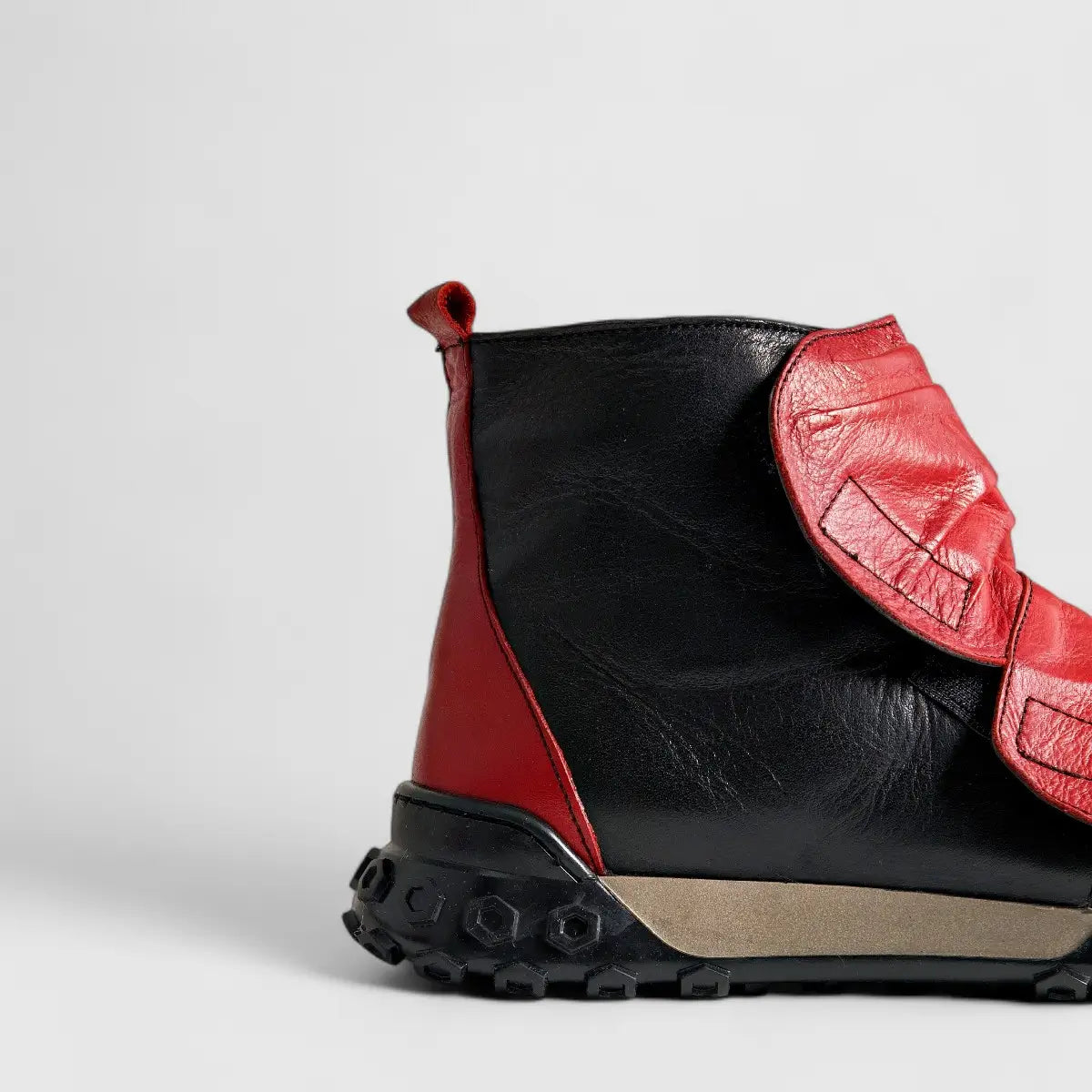 Karyoka Comfort Leather Boots 3558 Black/Red Boots | familyshoecentre