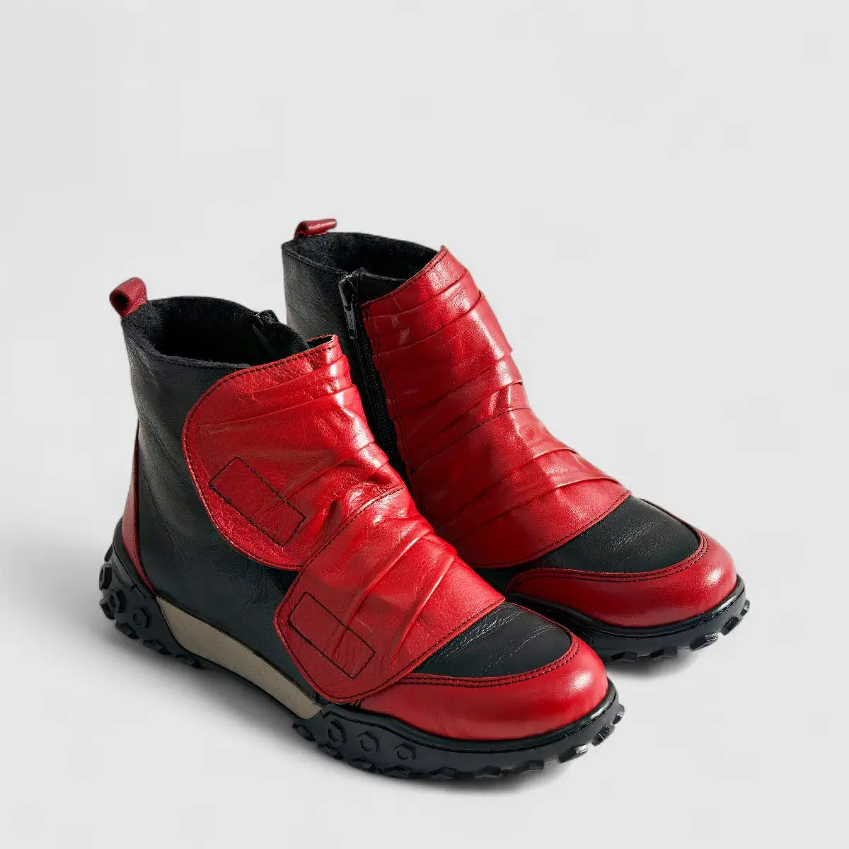 Karyoka Comfort Leather Boots 3558 Black/Red Boots | familyshoecentre