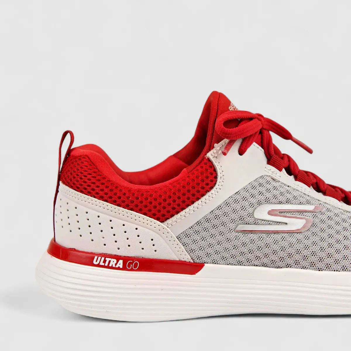 Skechers Men's Comfort Sneaker Go Run 400 V2 220088  Grey Red SM88 Sneakers | familyshoecentre