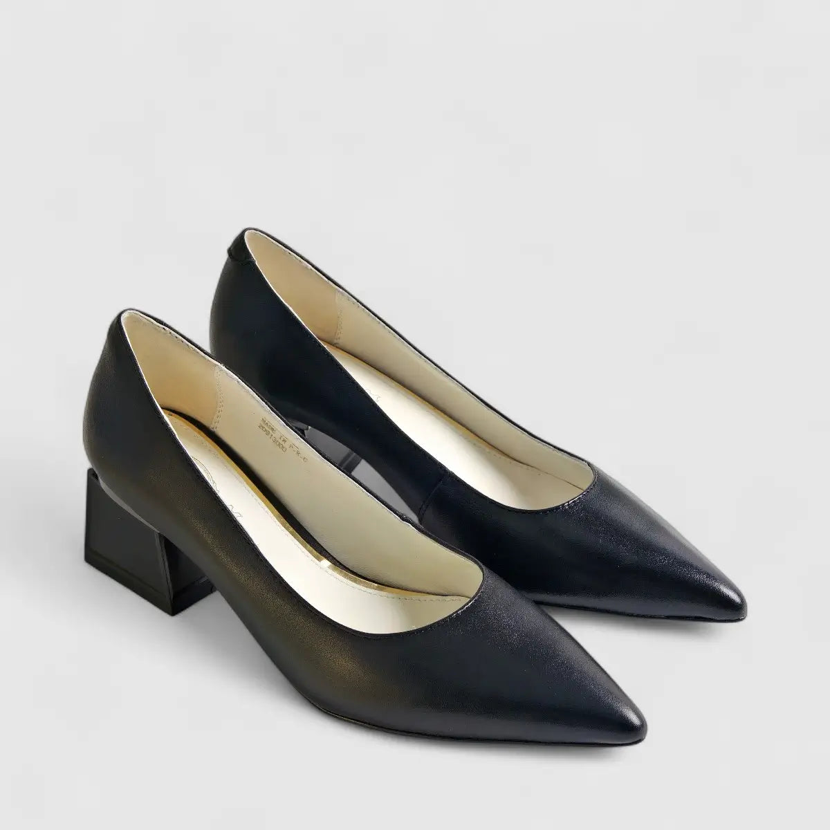 Bulbul Leather Block Heel Shoe Black LAR6032