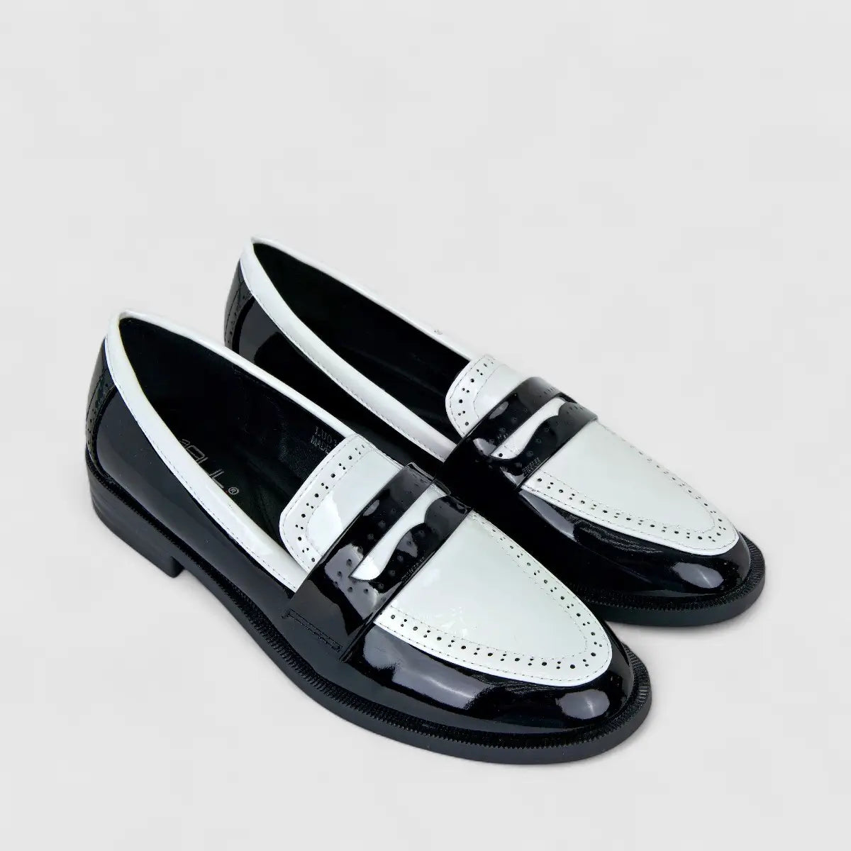 Bulbul Ladies Casual Moc LU016 Black And White