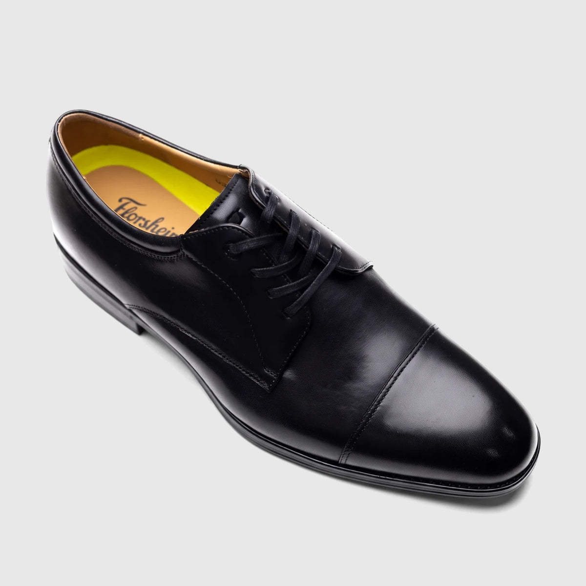 Florsheim Men's Comfortech Dress Lace Up Chateau 121488/001 Black F25 leather cap-toe oxford shoe.