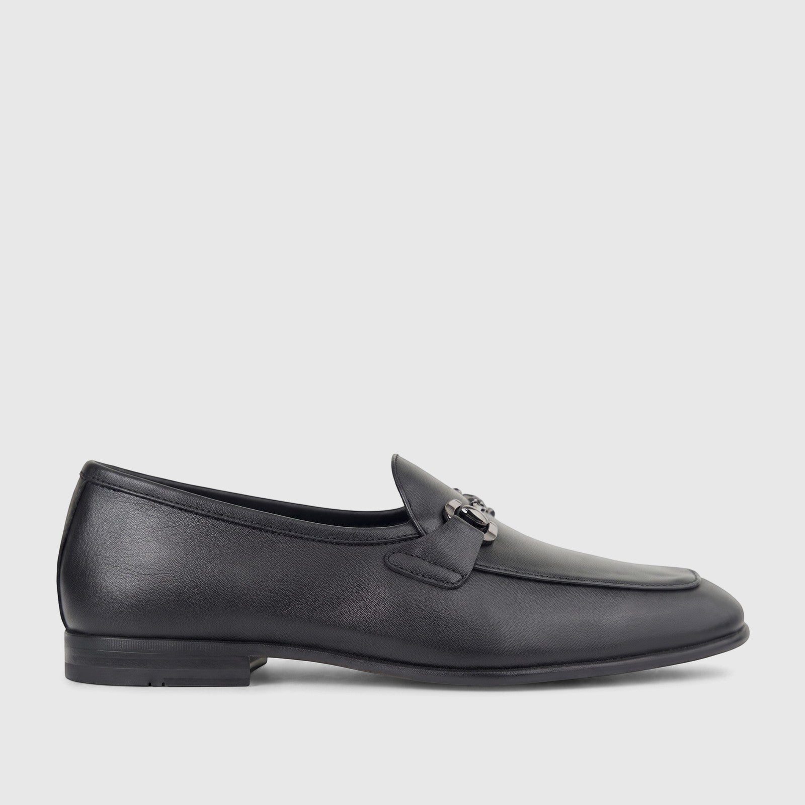 Formales Men's Black Leather Loafer with a metal chain detail on the vamp, photographed from a side view.