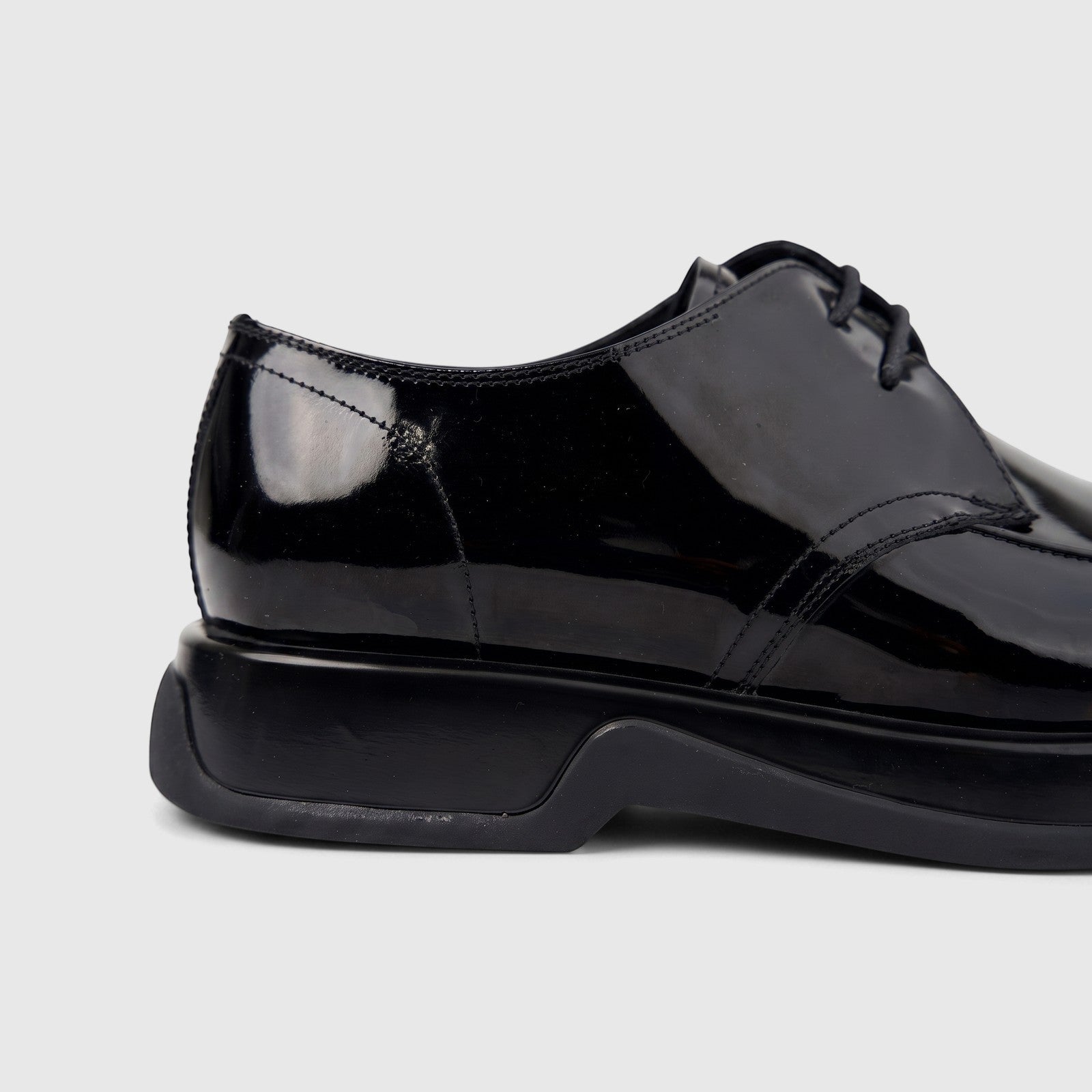 Formales Men's Leather Chunky Sole Lace Up shoe in black patent leather, viewed from the side.