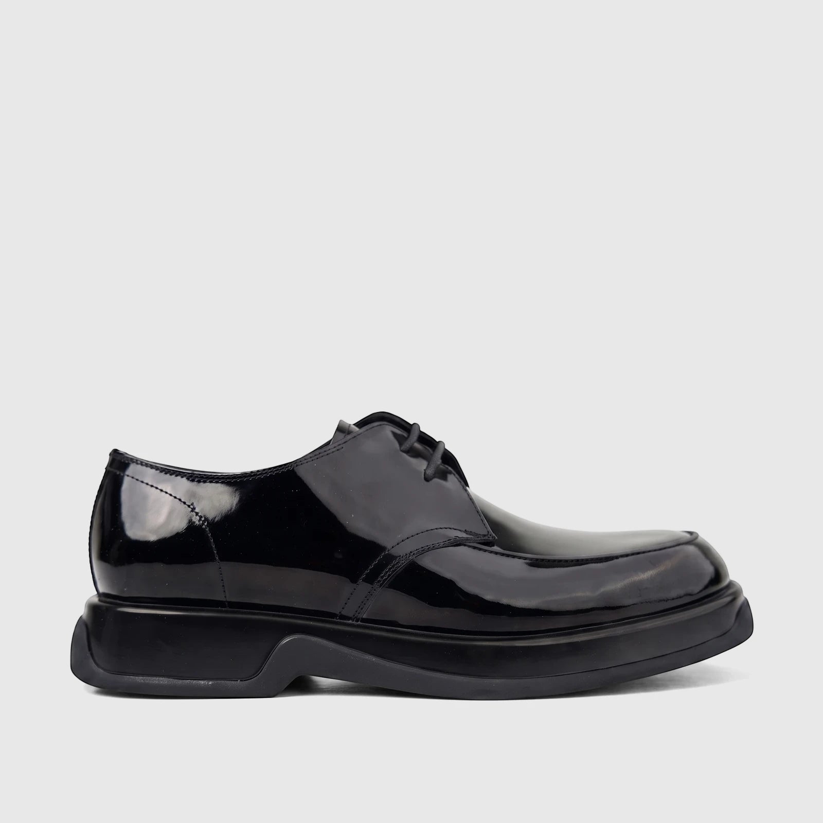 Formales Men's Leather Chunky Sole Lace Up 2440 shoe in black patent leather, viewed from the side.