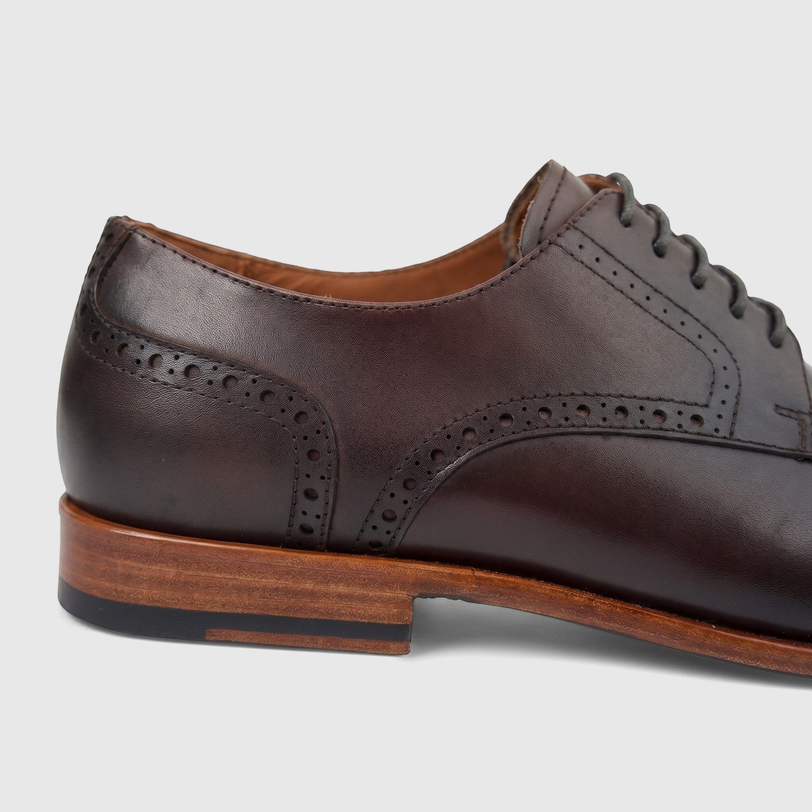 Formales Men's Leather Dress Lace Up shoe in coffee brown, featuring brogue details and a stacked wooden heel.
