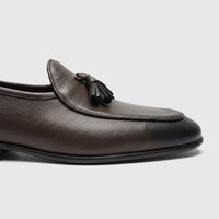 Close-up of a Formales Men's Leather Loafer FT268006 in coffee brown with a decorative tassel.