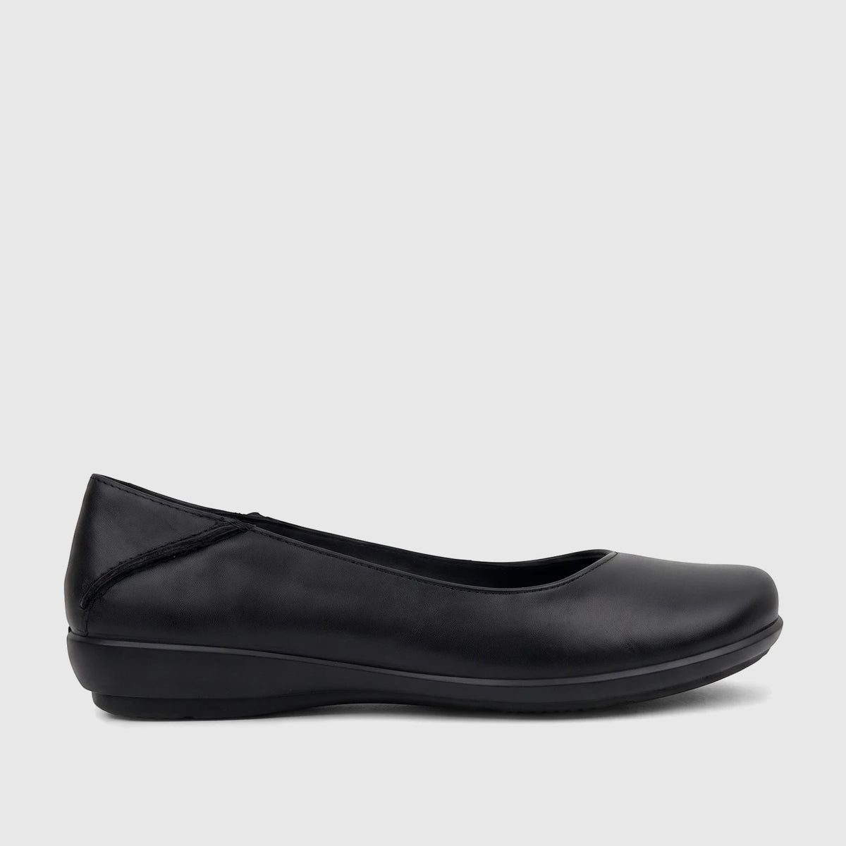 A single black Hotter Ladies Comfort Pump Birdie HT114 shoe, showcasing its smooth leather finish and comfort design from a