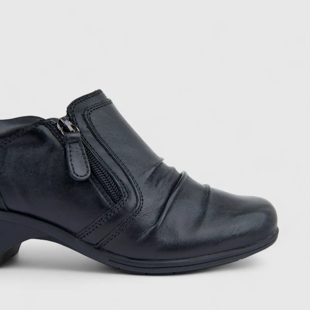 Hotter Ladies Comfort Sutton Heeled Shoe With Zip Black HT98