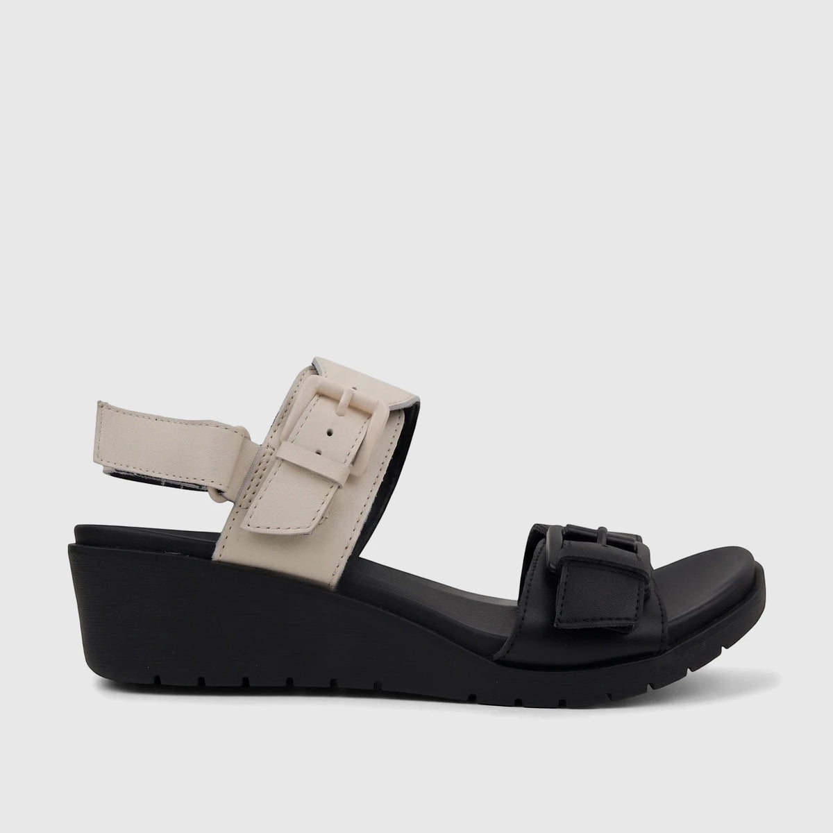 HP Ladies Comfort Wedge Sandal Noa HPL01518 in a striking black and cream two-tone design, featuring a comfortable wedge