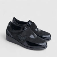Hush Puppies Ladies Comfort Shoe With Velcro  HPL01471 Delphine Black HL271