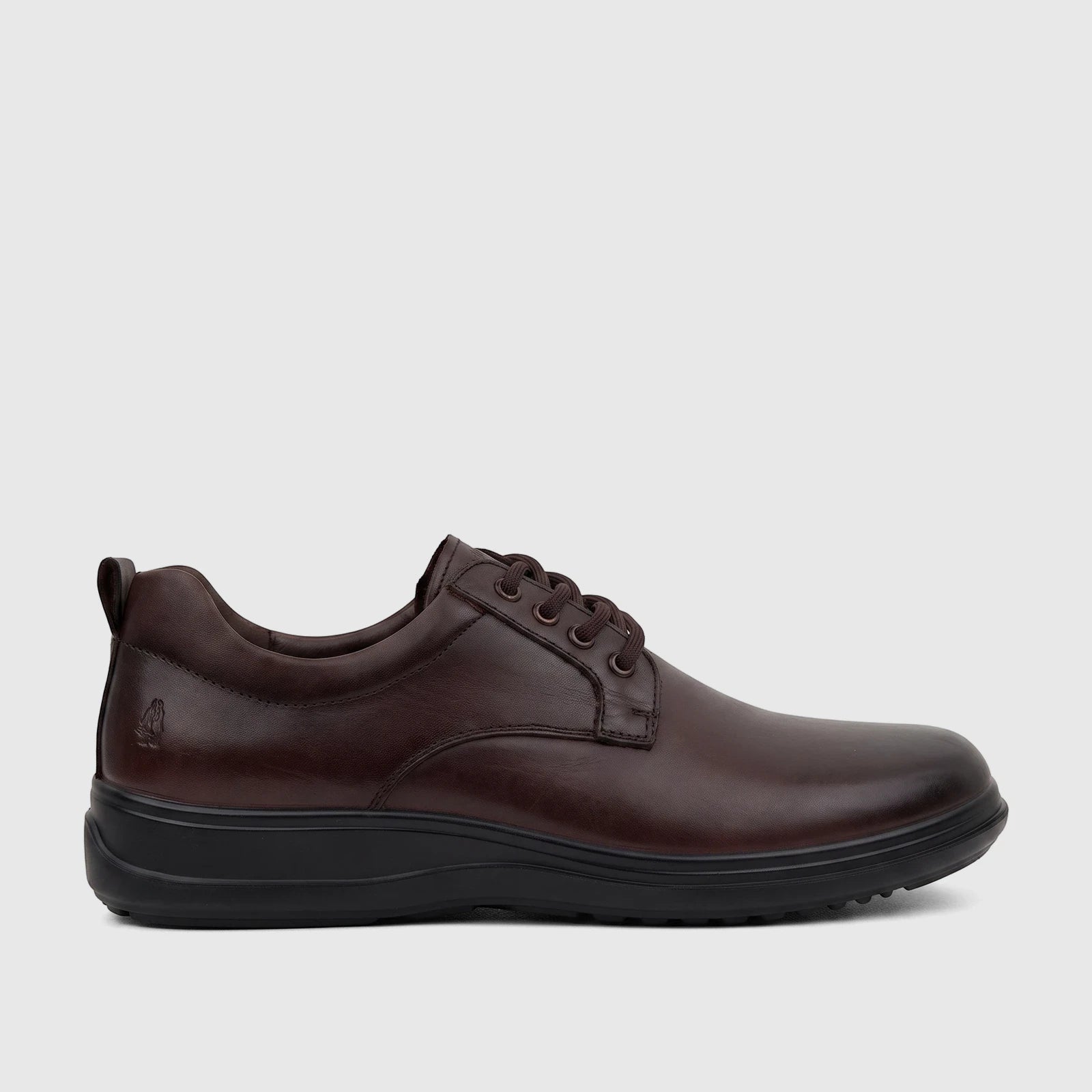 Dark brown men's comfort lace-up shoe with a black sole, made of rich leather and featuring classic lacing.