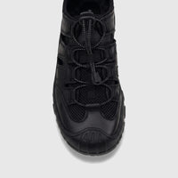 Black HP men's comfort sandal Elio with mesh panels and bungee lacing, viewed from above, showcasing its design and sturdy