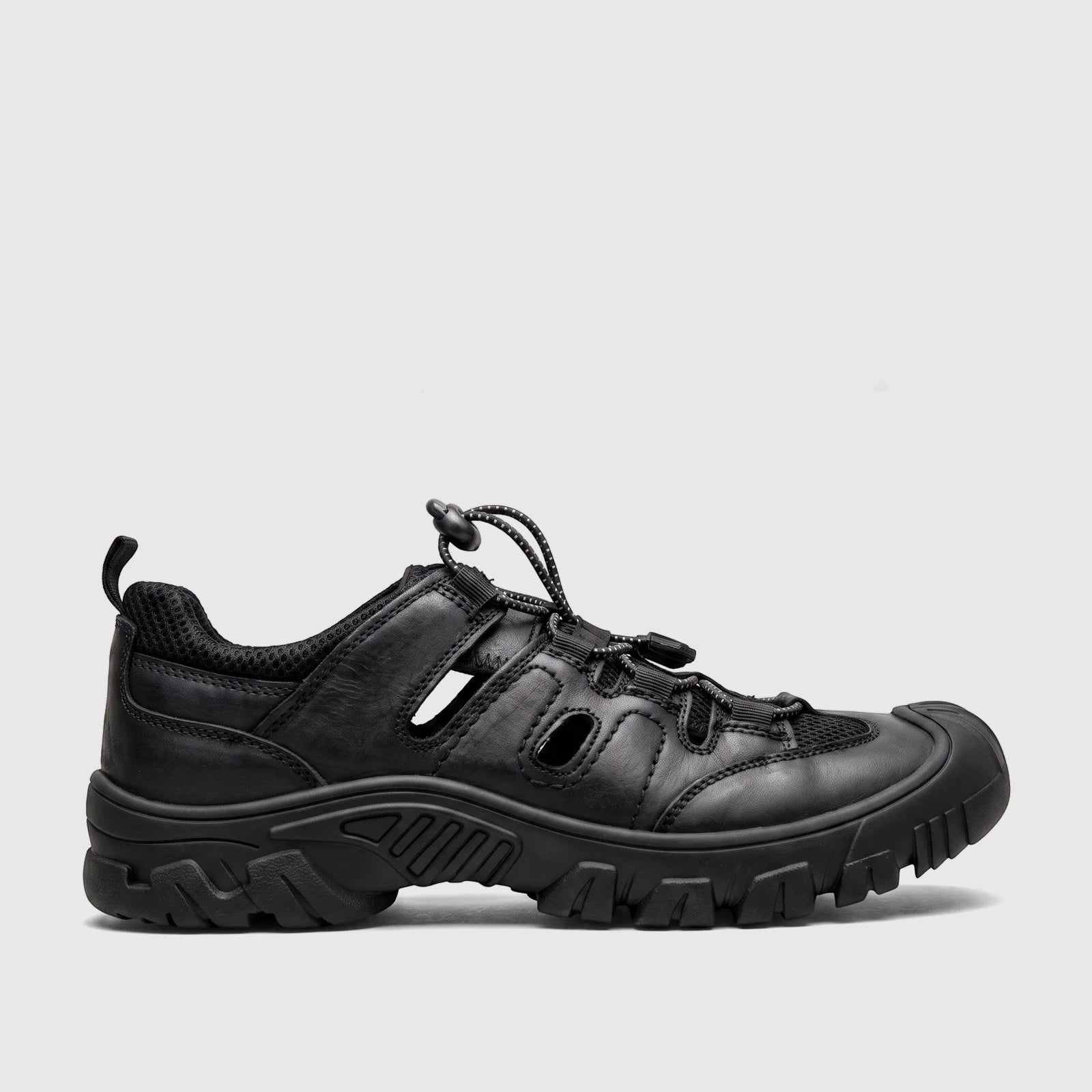 HP Men's Comfort Sandal Elio HPM01054 in black, presented in a side profile view, showcasing its design.