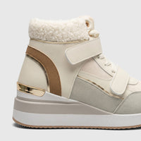 Hush Puppies Soft Style Ladies Ankle Boot with Fur in natural cream and beige, featuring cozy fur trim and a platform sole,