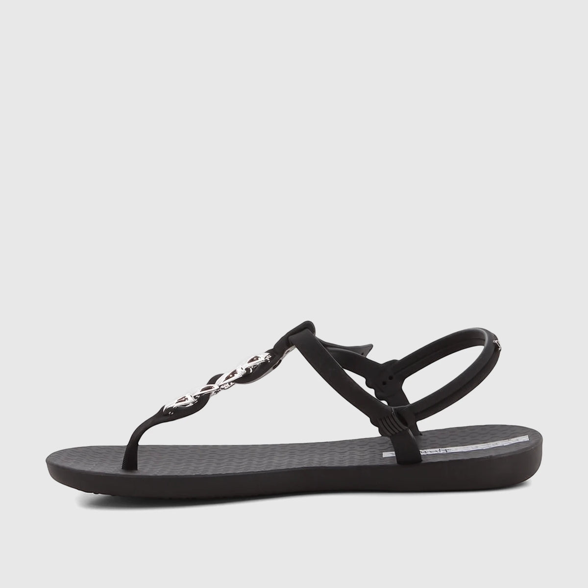 Black Ipanema Class Lizz women's sandal with a silver chain-link thong strap and adjustable ankle strap.