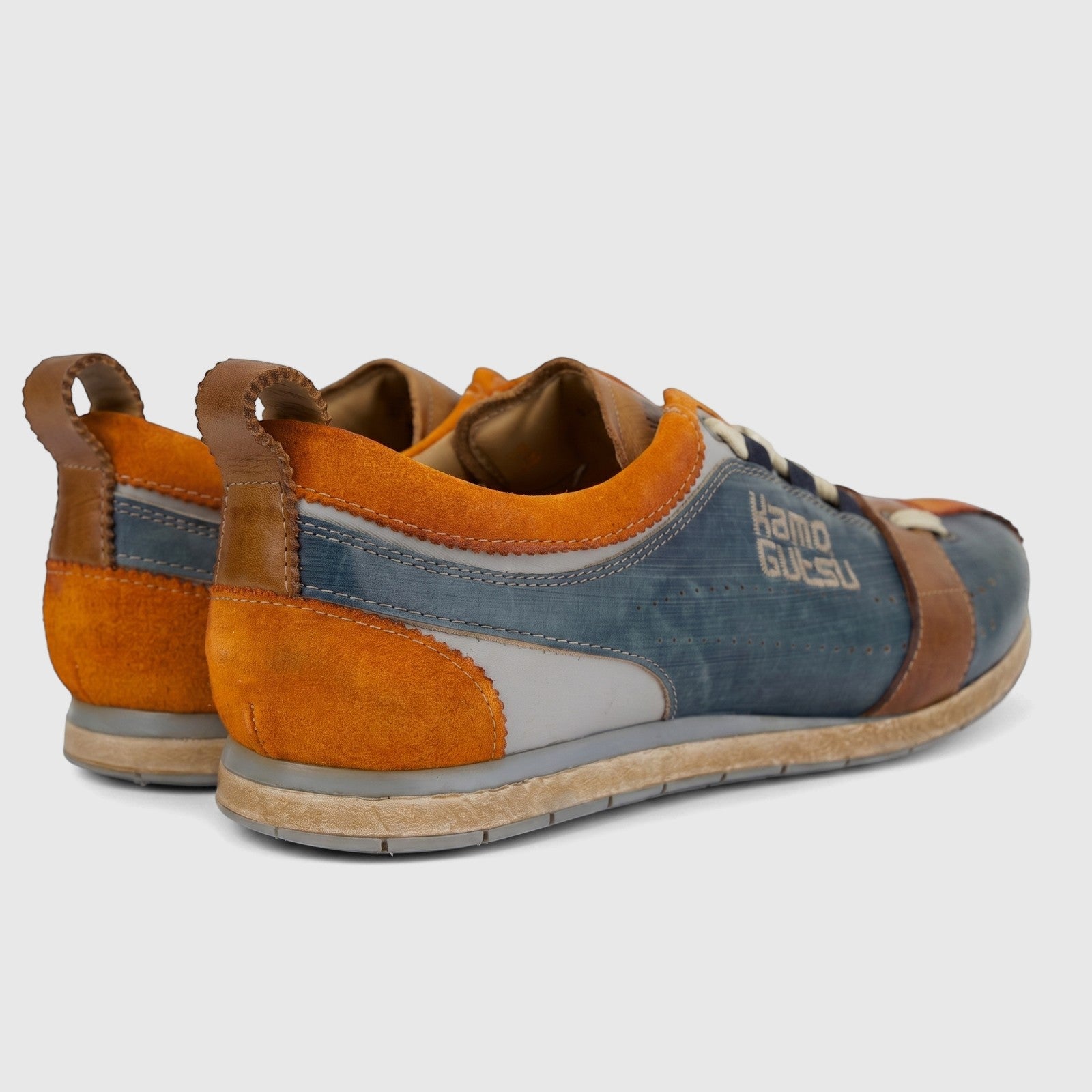 Kamo-Gutsu Men's Leather Sneaker Tifo 017 in Arancio Navy, displaying orange suede and blue leather panels from a rear-side