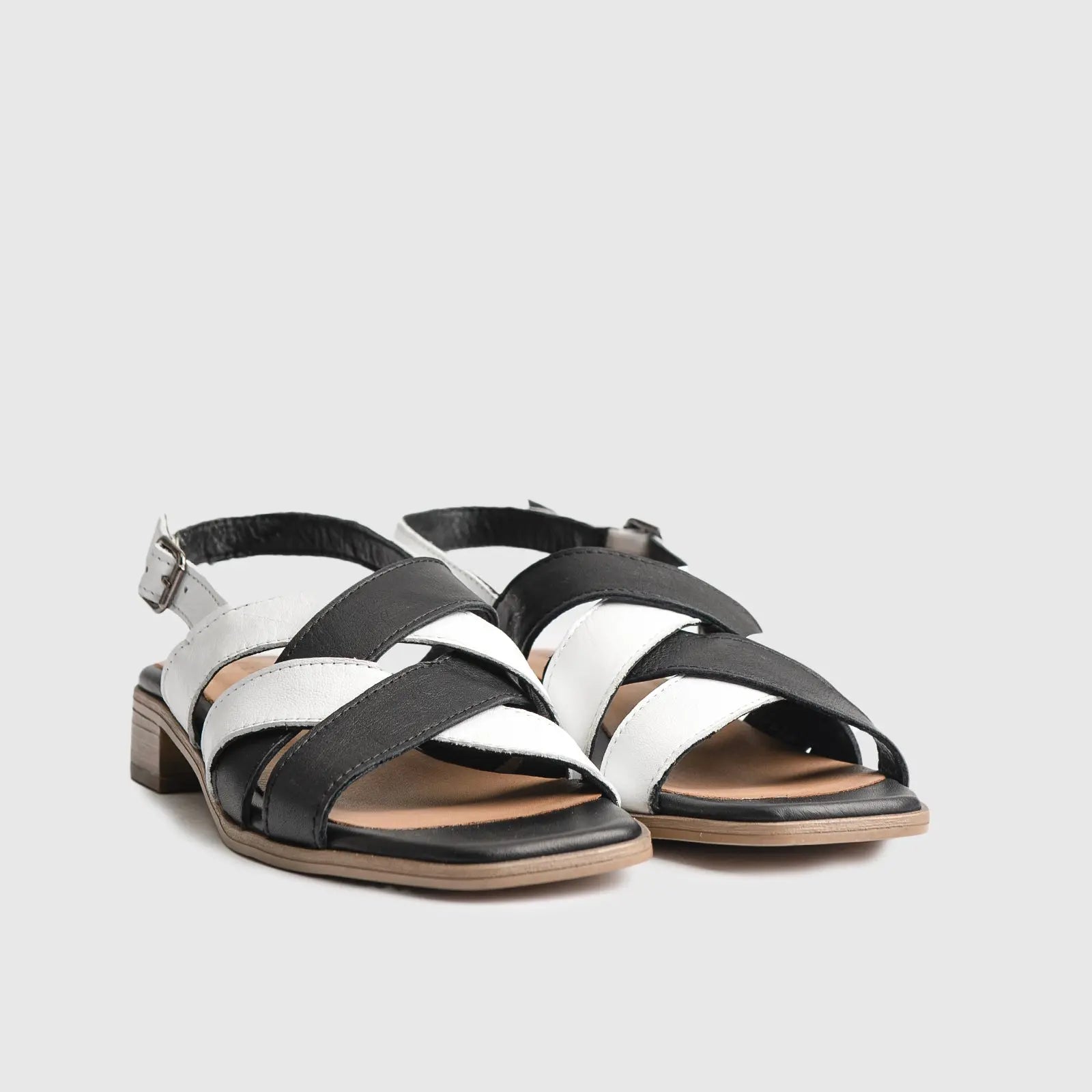 Leather Comfort Block Heel Sandal 8512 Black/White Sandals | familyshoecentre