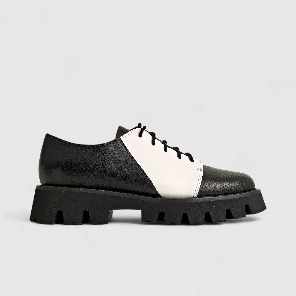 Morbido Ladies Lace Up  Black/White 193X-26 M23 Ladies Casuals | familyshoecentre
