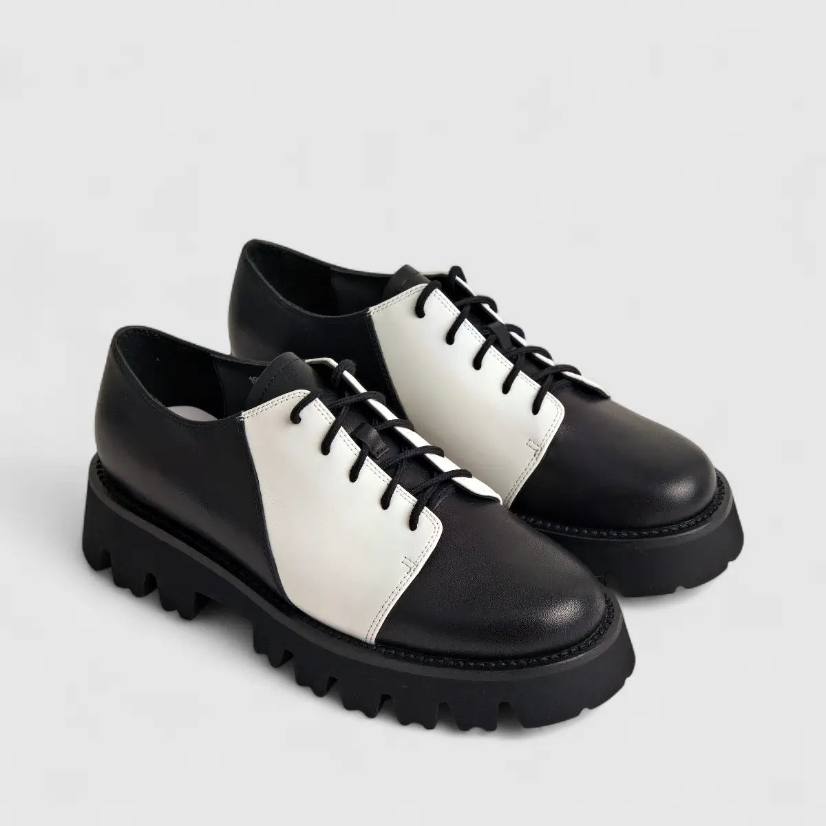 Morbido Ladies Lace Up  Black/White 193X-26 M23 Ladies Casuals | familyshoecentre