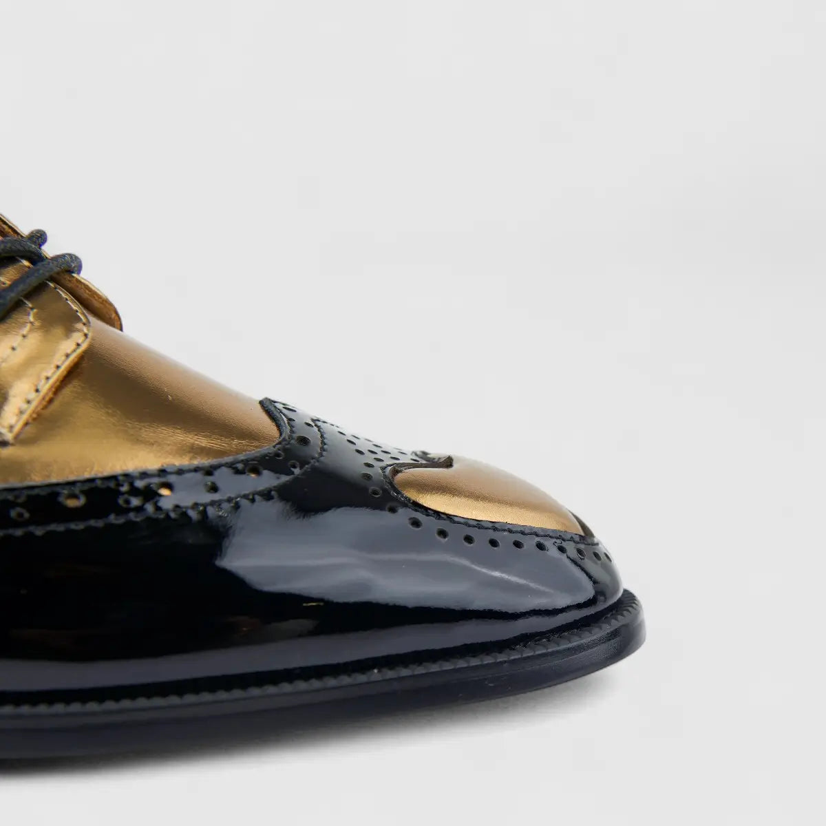 Morbido Ladies Leather Lace Up Shoe Black/Gold PON022