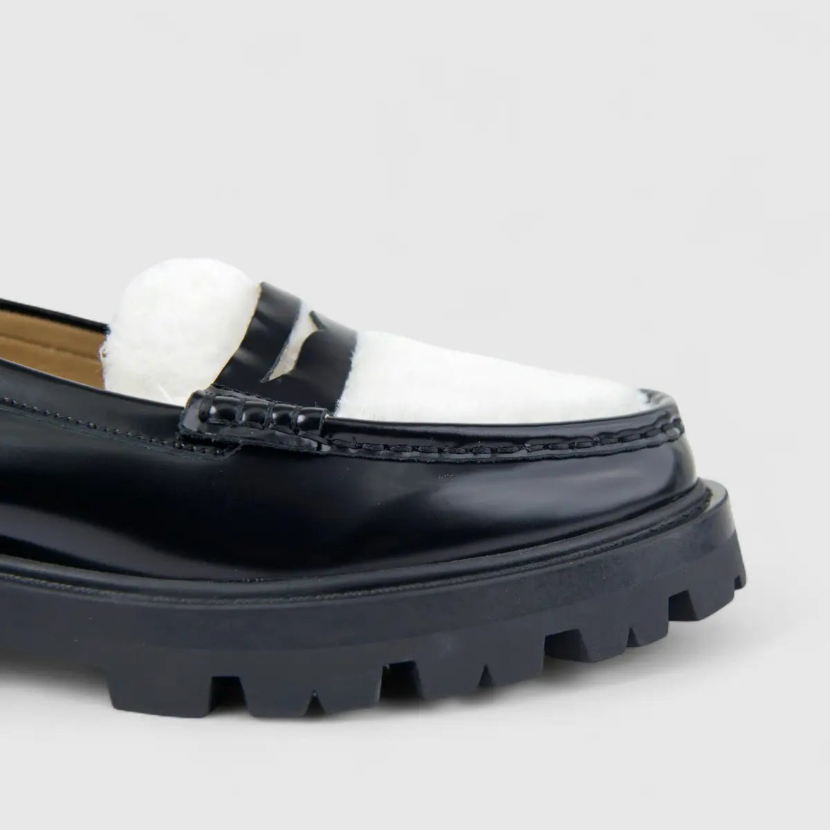 Morbido Ladies Leather Loafer Black/White PON020